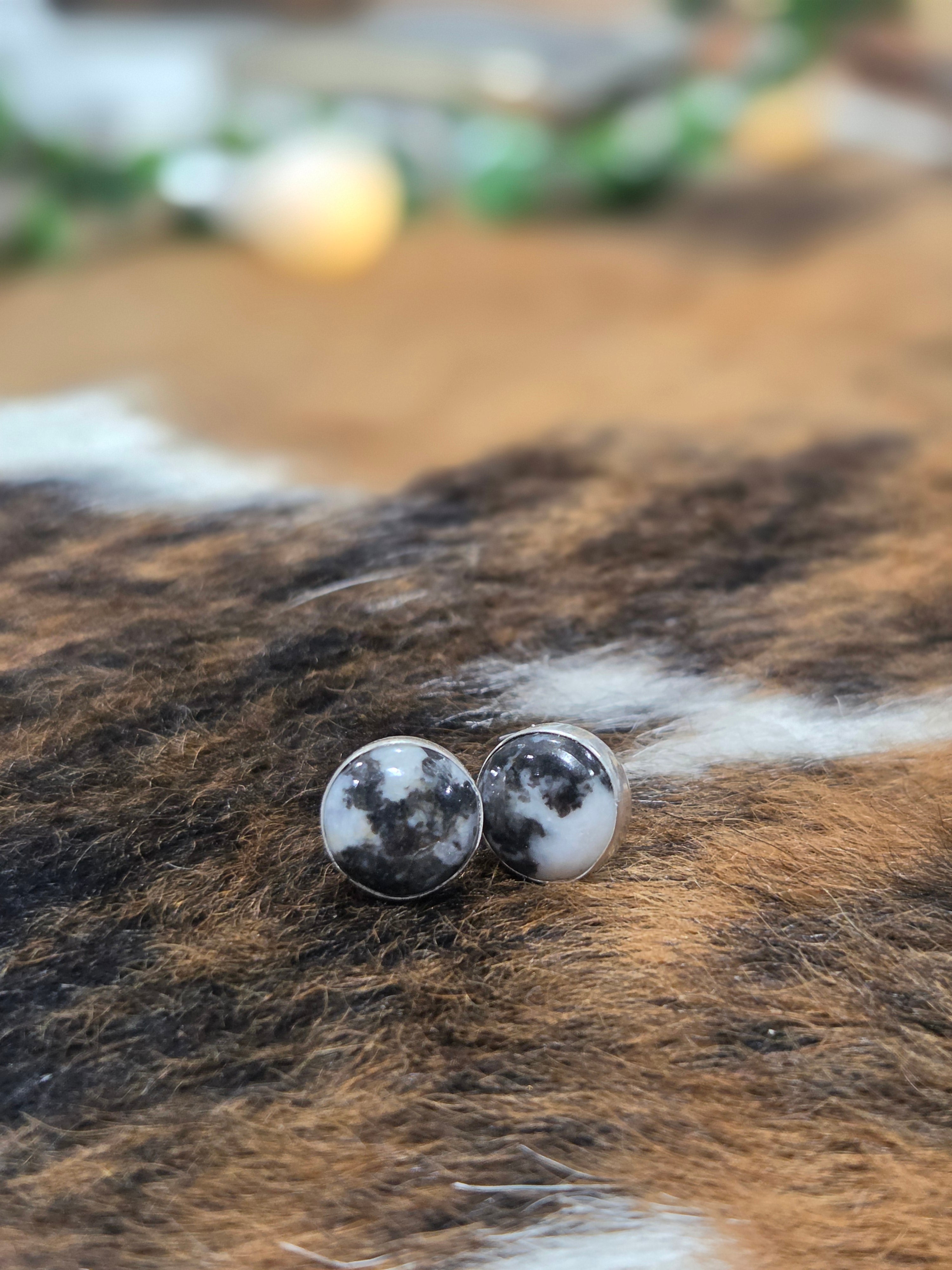 White Buffalo Studs 6mm