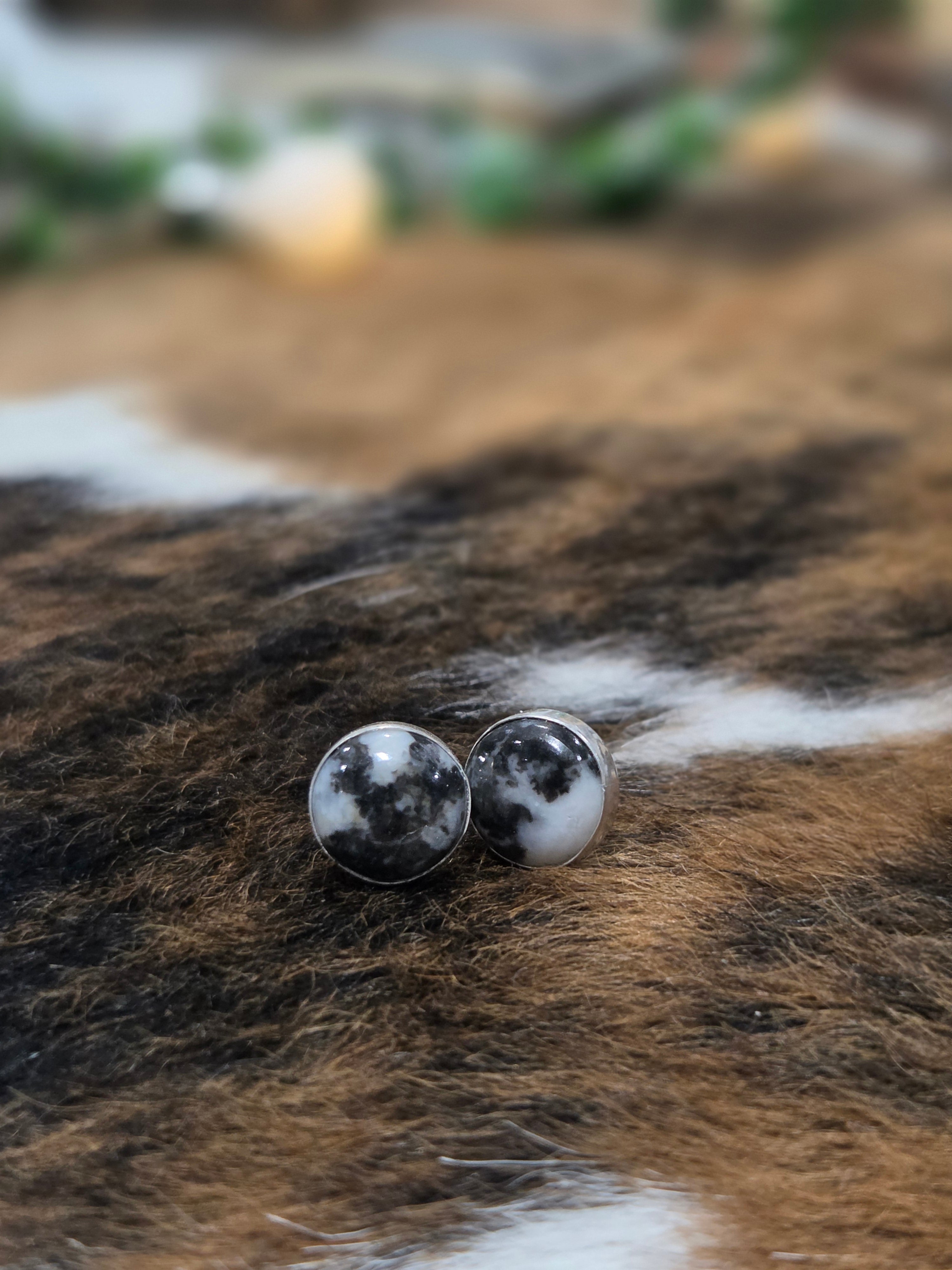 White Buffalo Studs 6mm